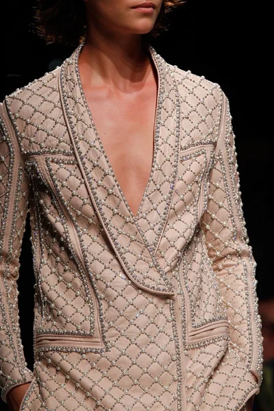 Look 34